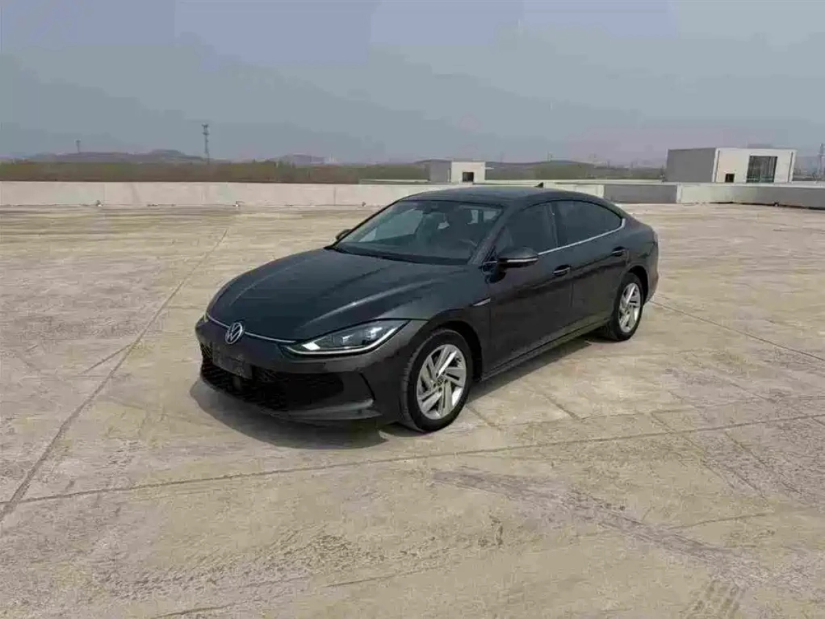 VOLKSWAGEN LAMANDO  2023