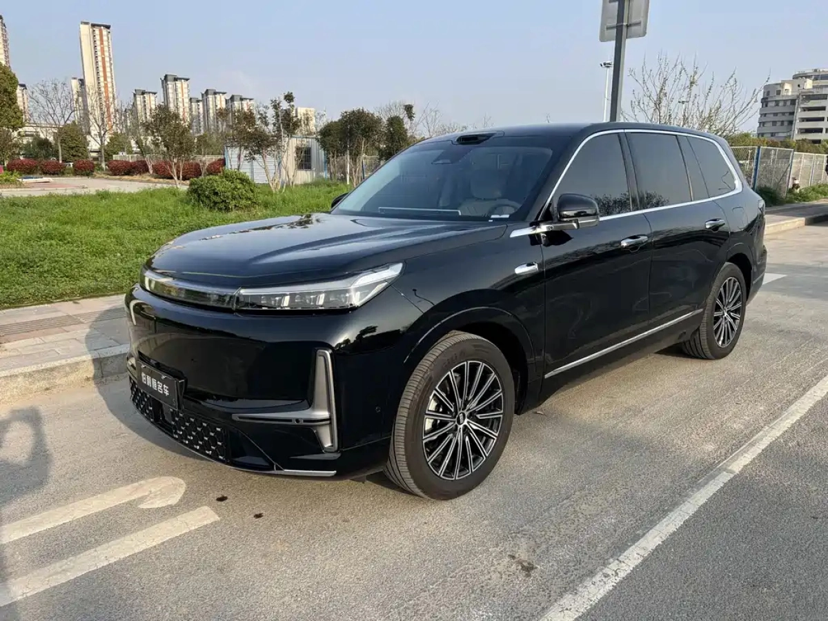 GEELY GALAXY GALAXY M9  2025