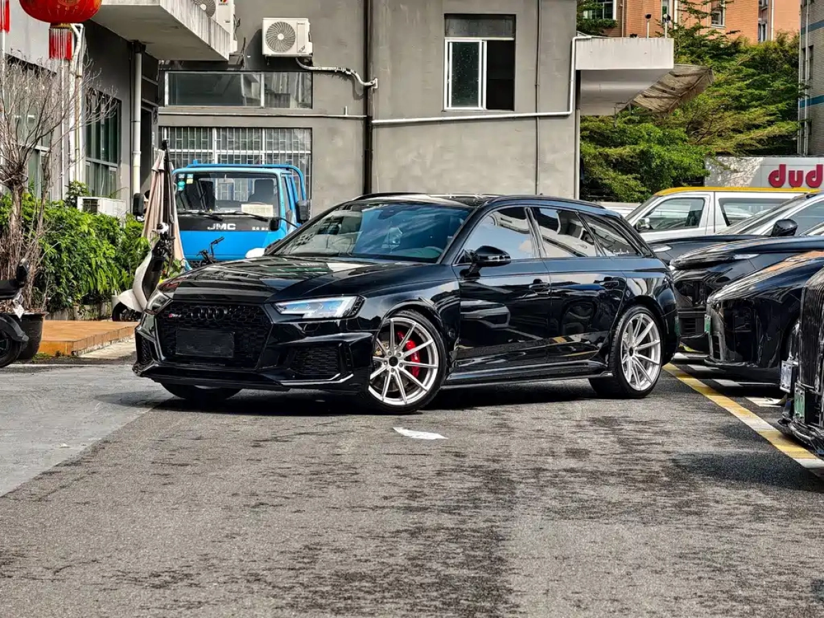 AUDI RS 4  2019