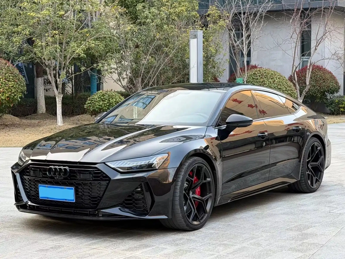AUDI RS 7  2024