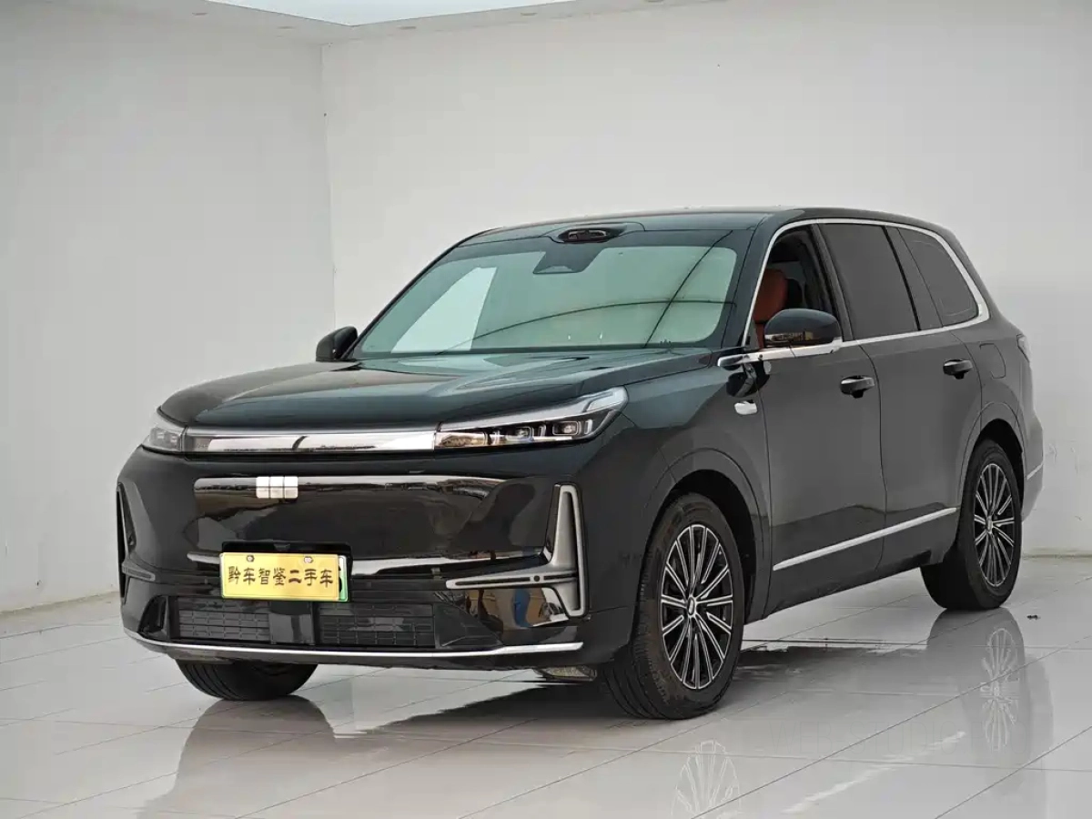 GEELY GALAXY GALAXY M9  2025