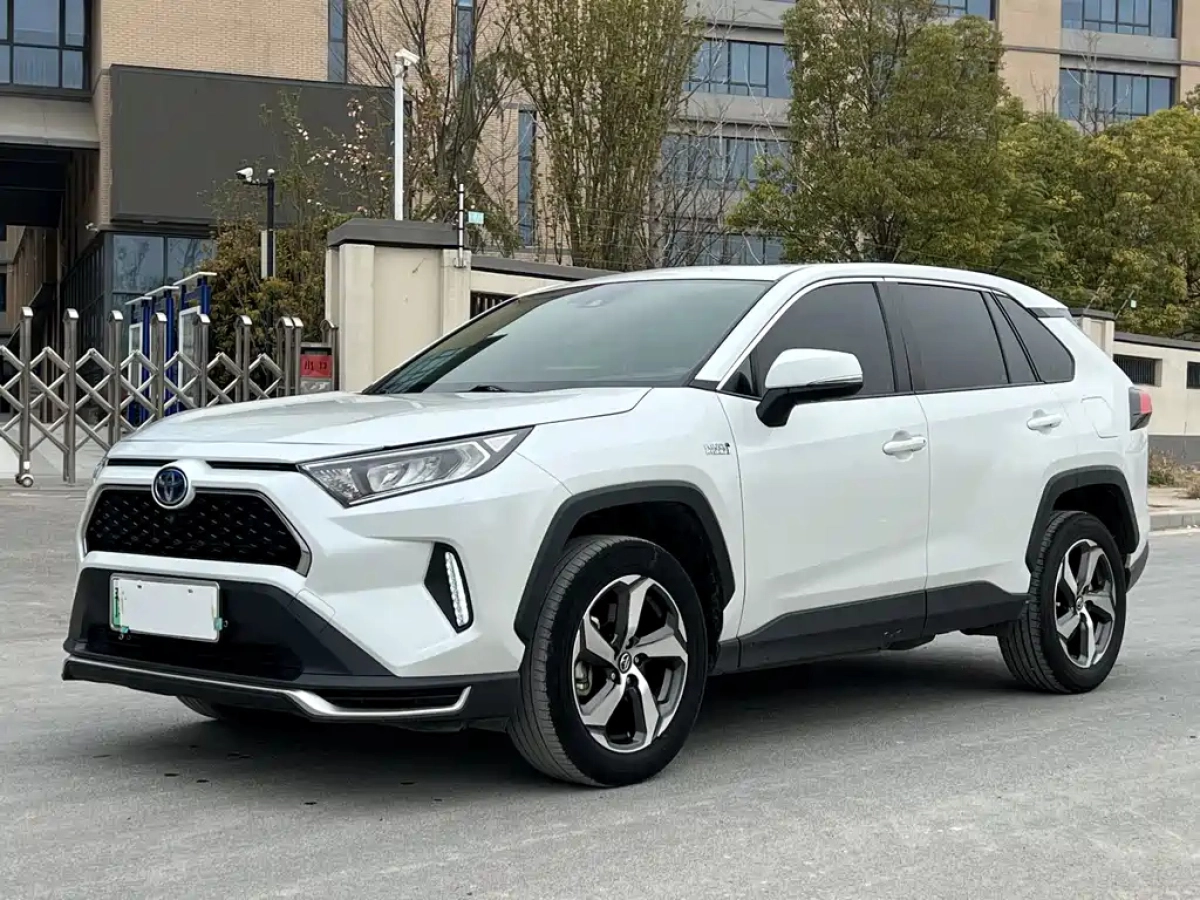 TOYOTA RAV4 E PLUS