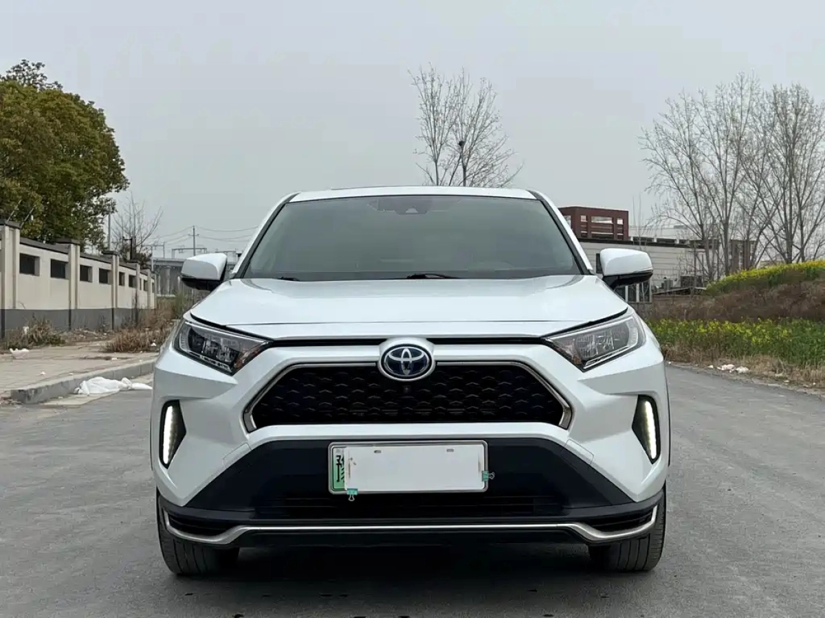 TOYOTA RAV4 E PLUS