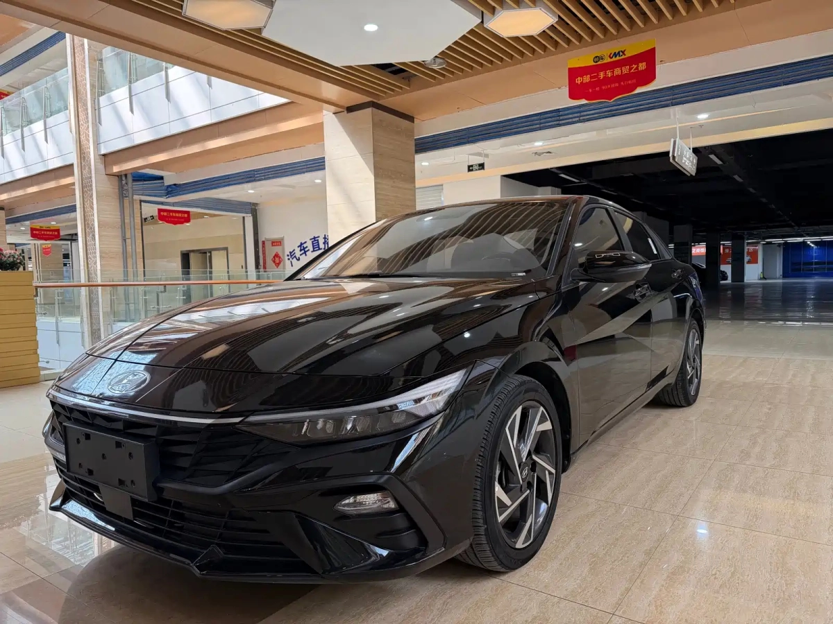 HYUNDAI ELANTRA  2023