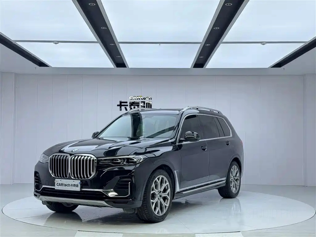 BMW X7  2021