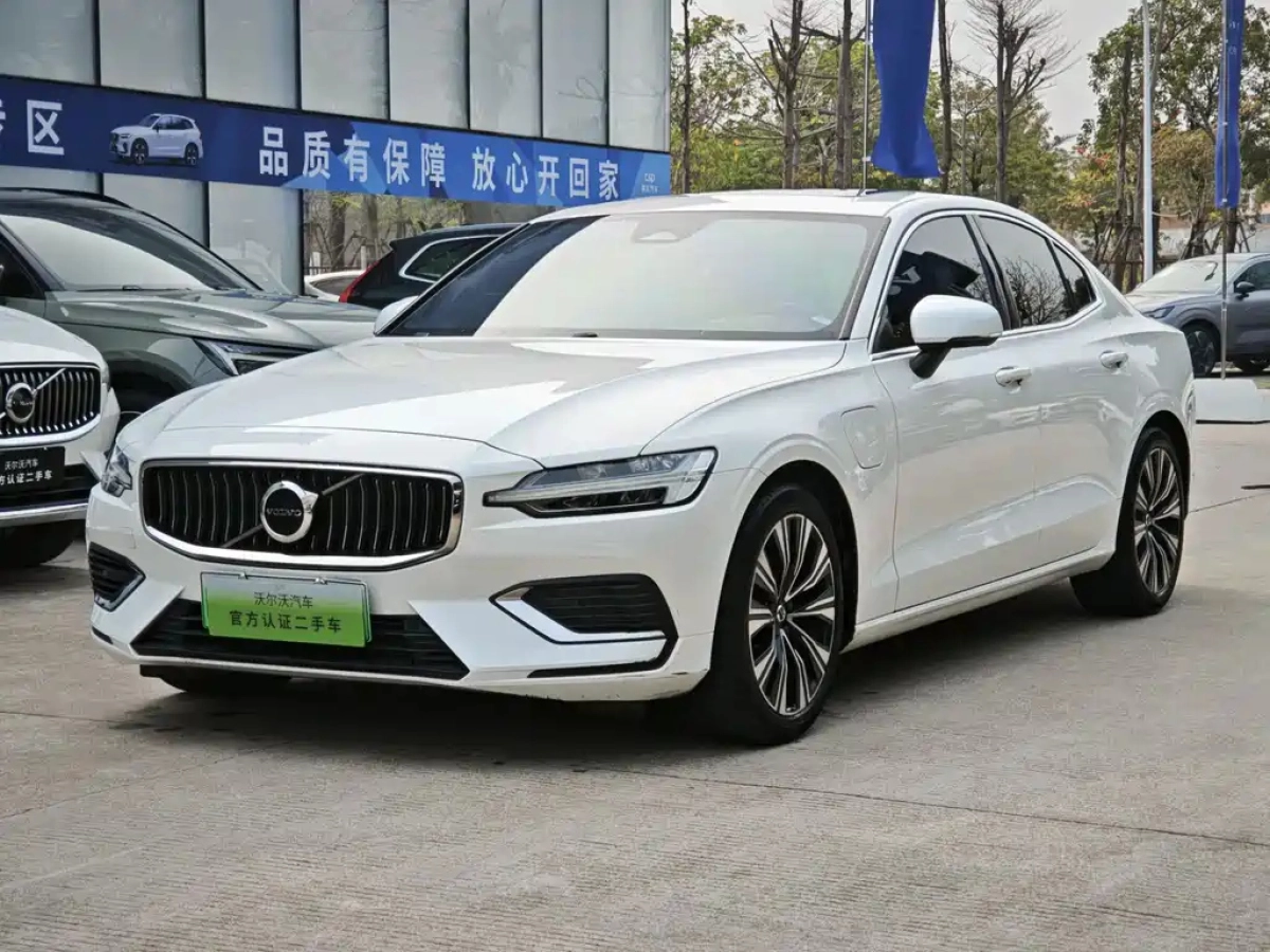 VOLVO S60 NEW ENERGY  2024