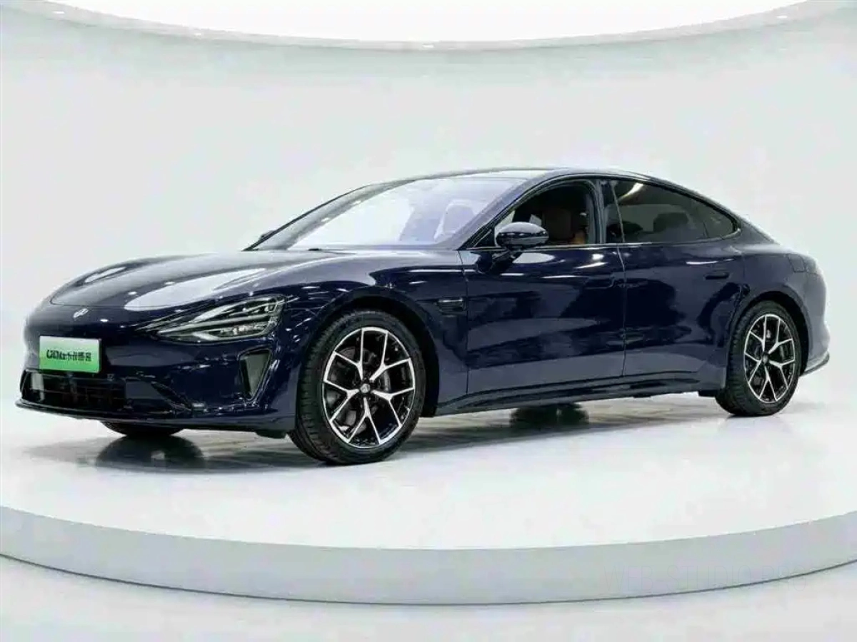 XIAOMI AUTO SU7  2025