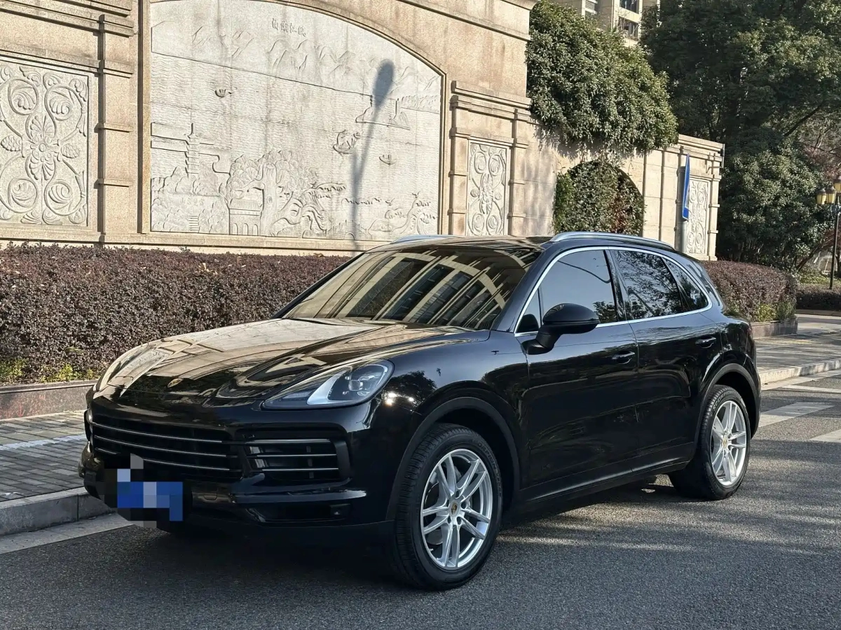 PORSCHE CAYENNE  2019