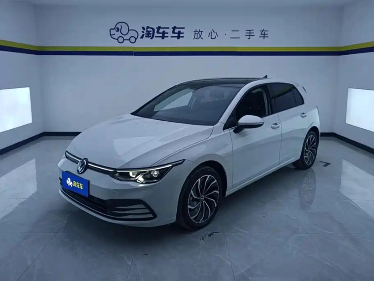 VOLKSWAGEN GOLF  2023
