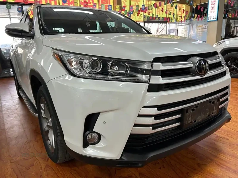 TOYOTA HIGHLANDER