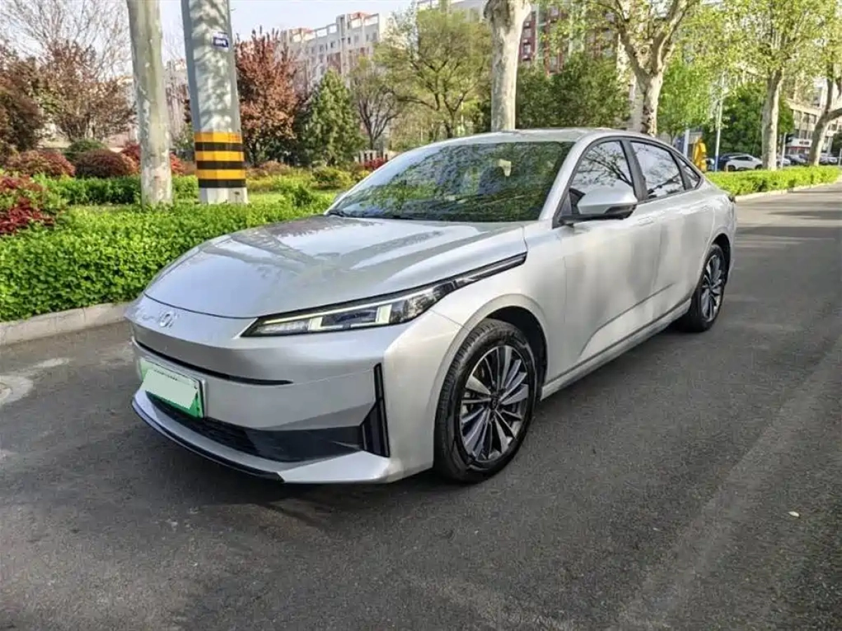 CHANGAN QIYUAN NEVO A05  2024