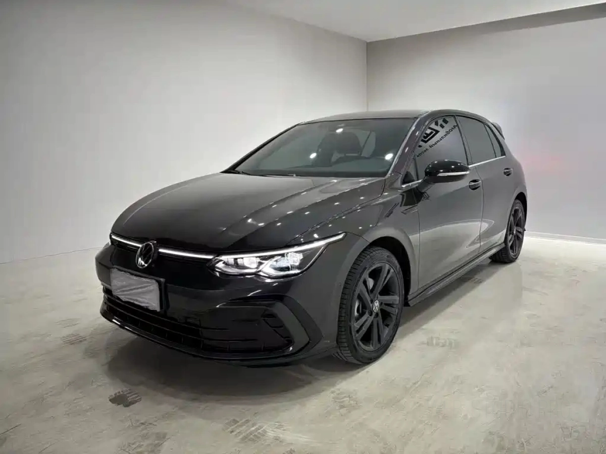 VOLKSWAGEN GOLF  2022