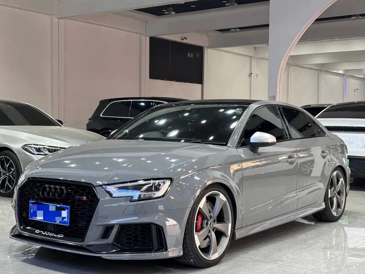 AUDI RS 3  2019