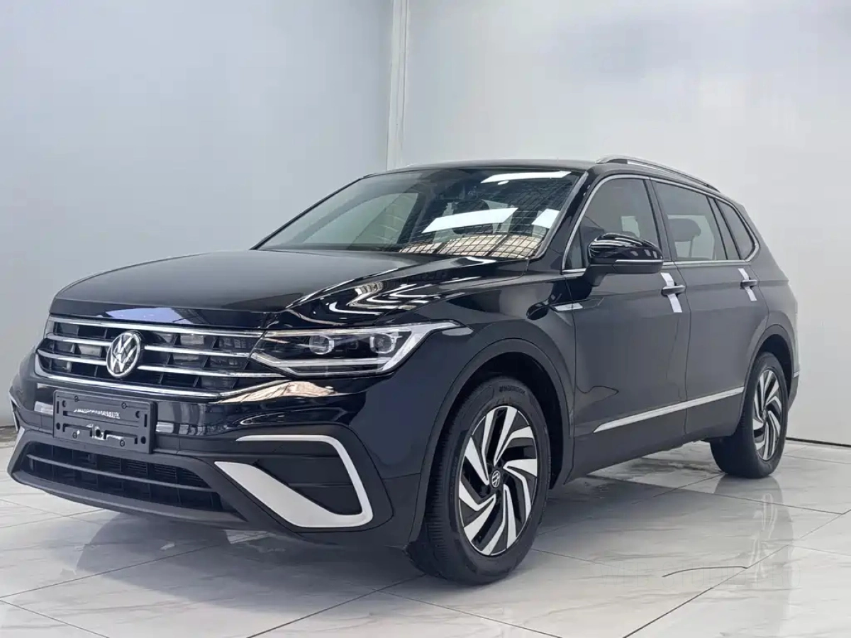 VOLKSWAGEN TIGUAN L  2022