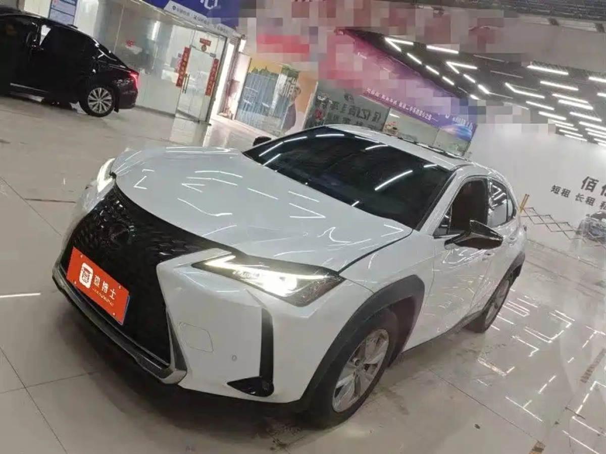 LEXUS UX  2021