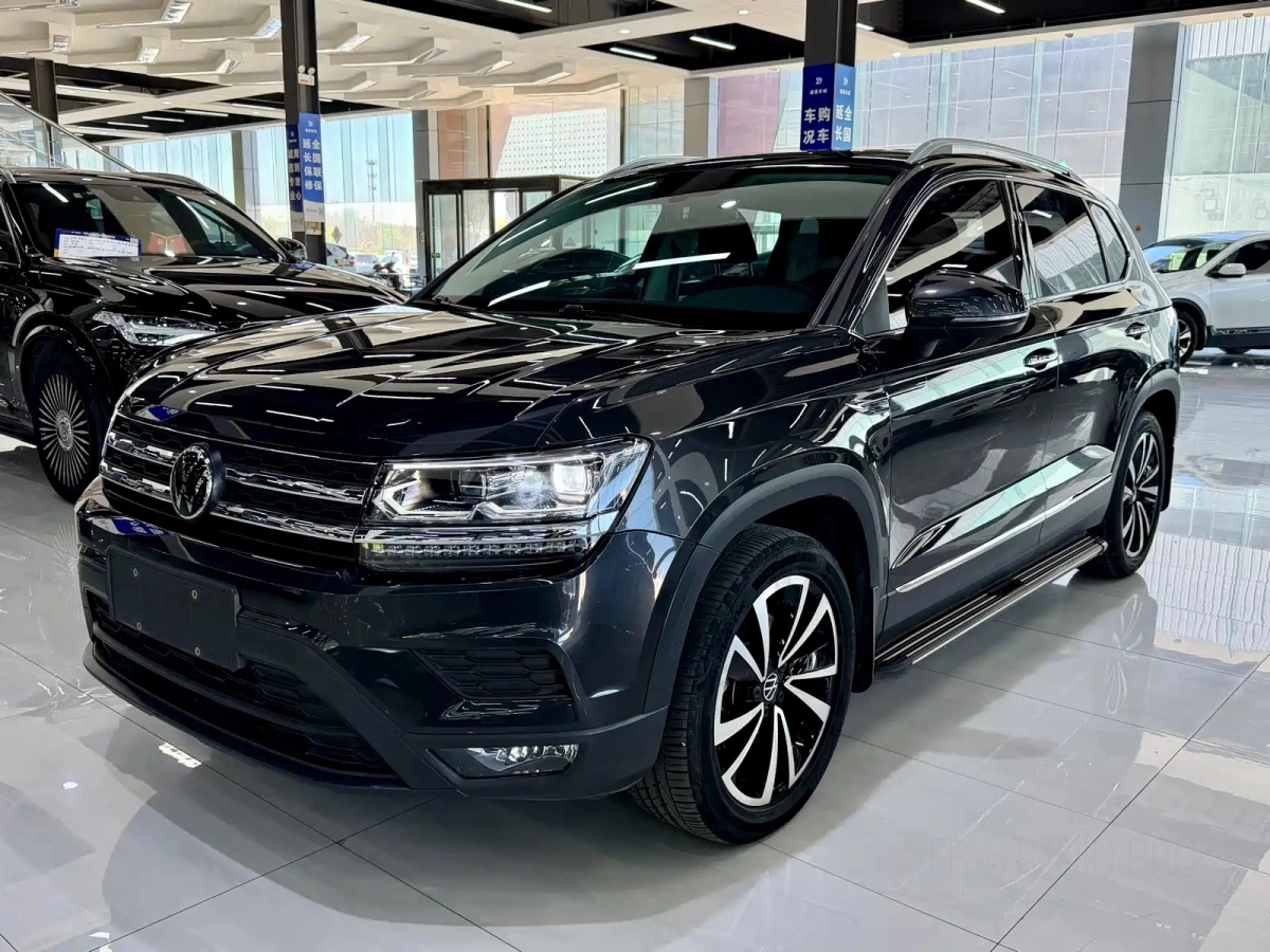 VOLKSWAGEN THARU  2023