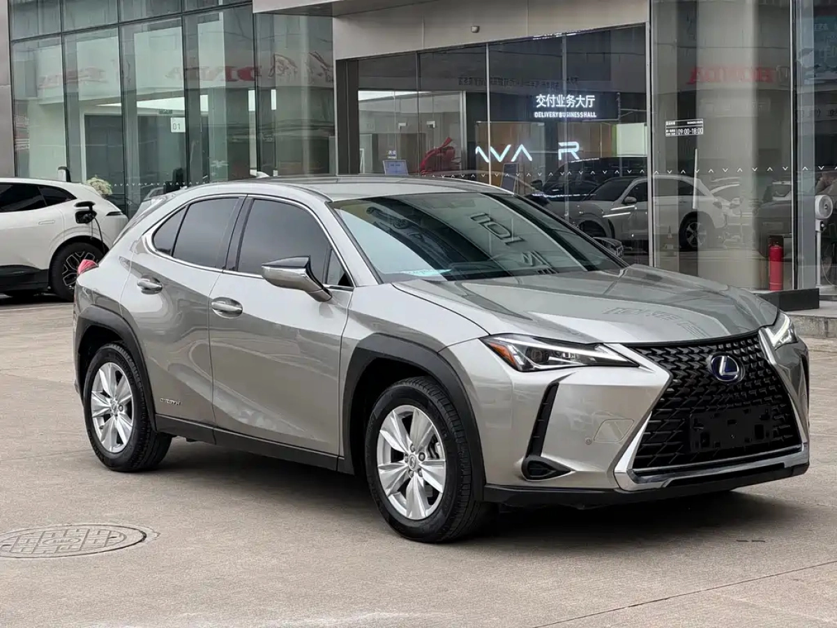 LEXUS UX  2020