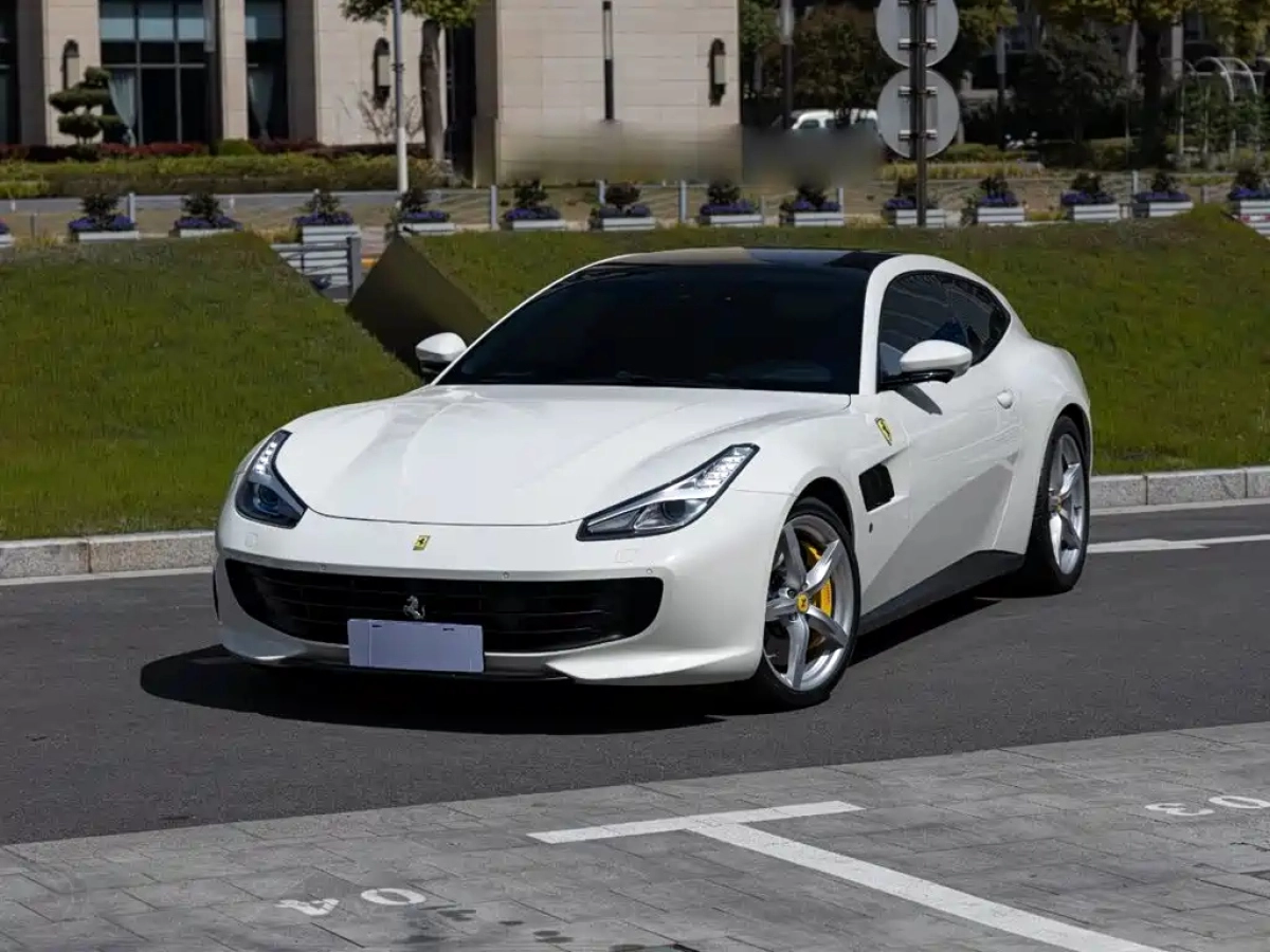 FERRARI GTC4LUSSO  2019