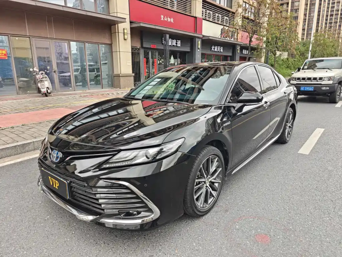 TOYOTA CAMRY