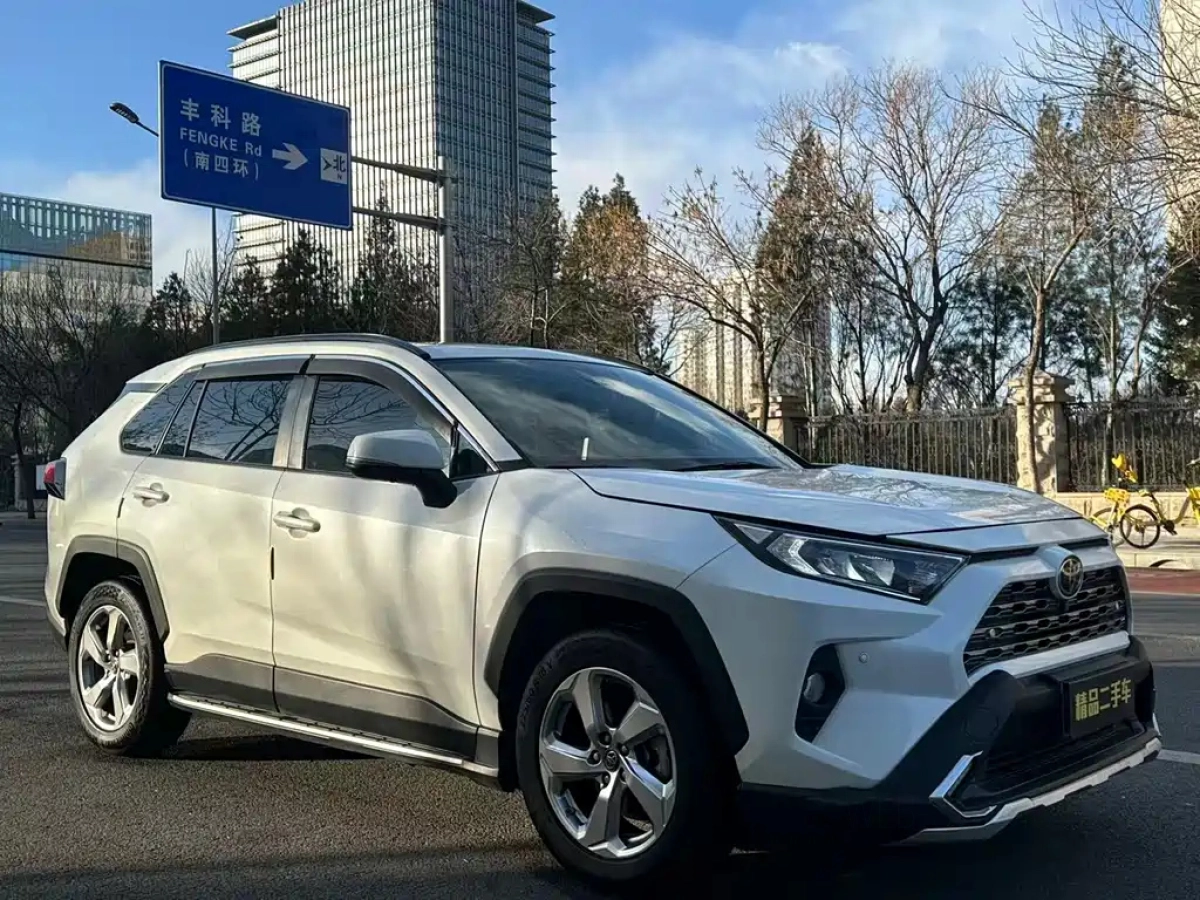 TOYOTA RAV4