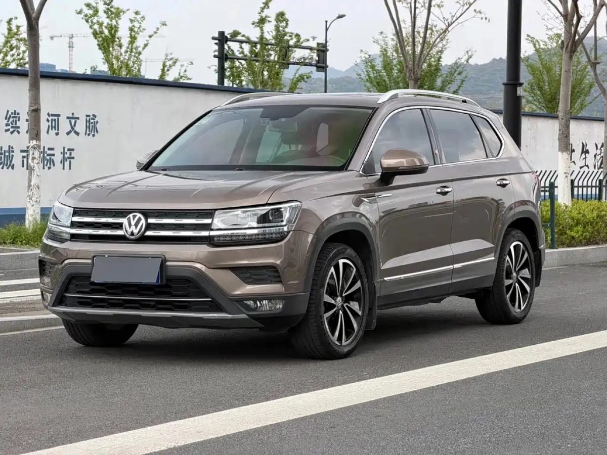 VOLKSWAGEN THARU  2019
