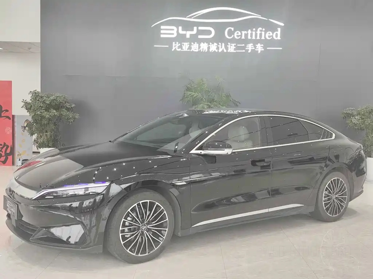 BYD HAN  2025