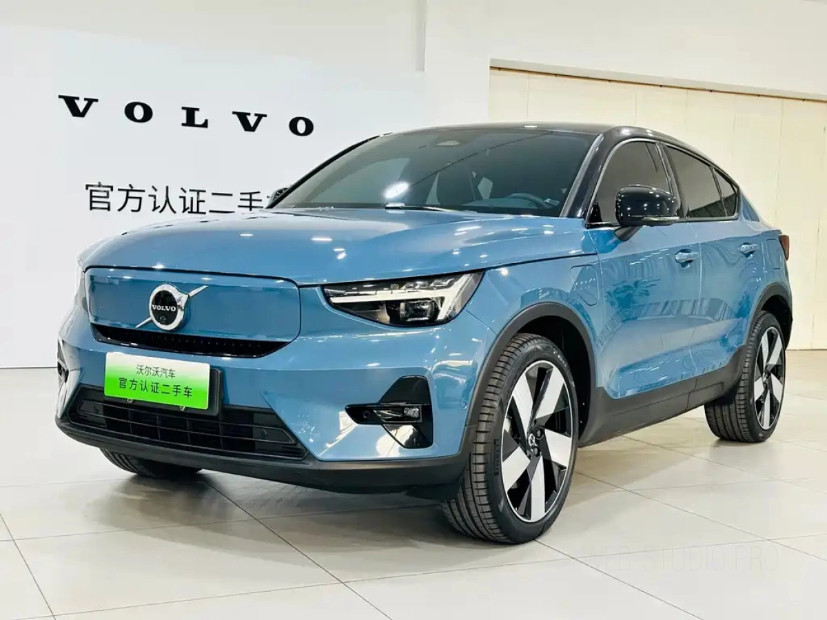 VOLVO C40  2024