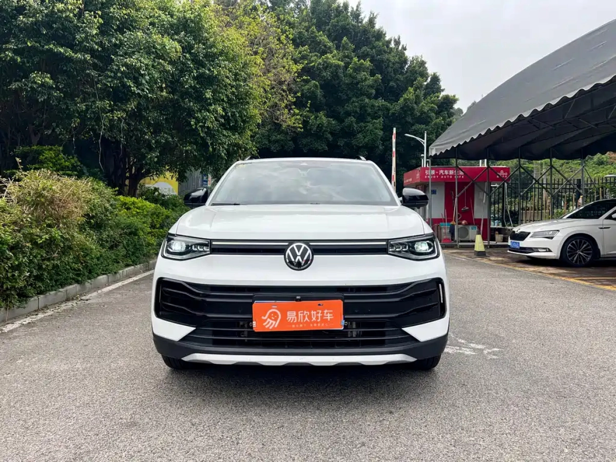 VOLKSWAGEN THARU