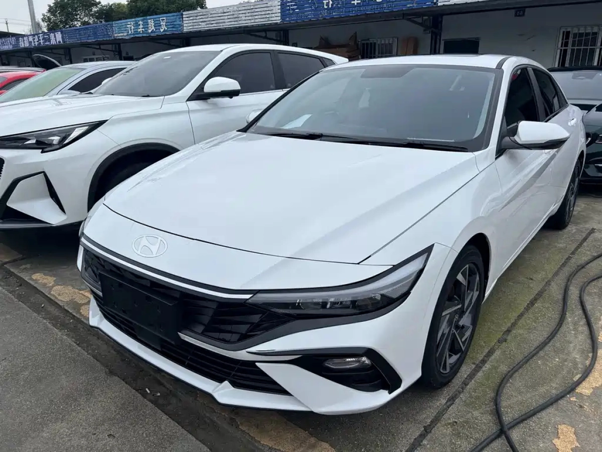 HYUNDAI ELANTRA  2023