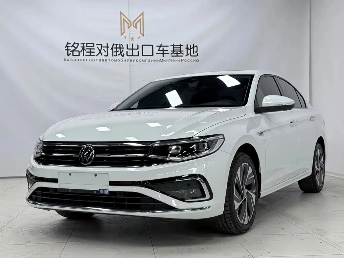 VOLKSWAGEN BORA  2022