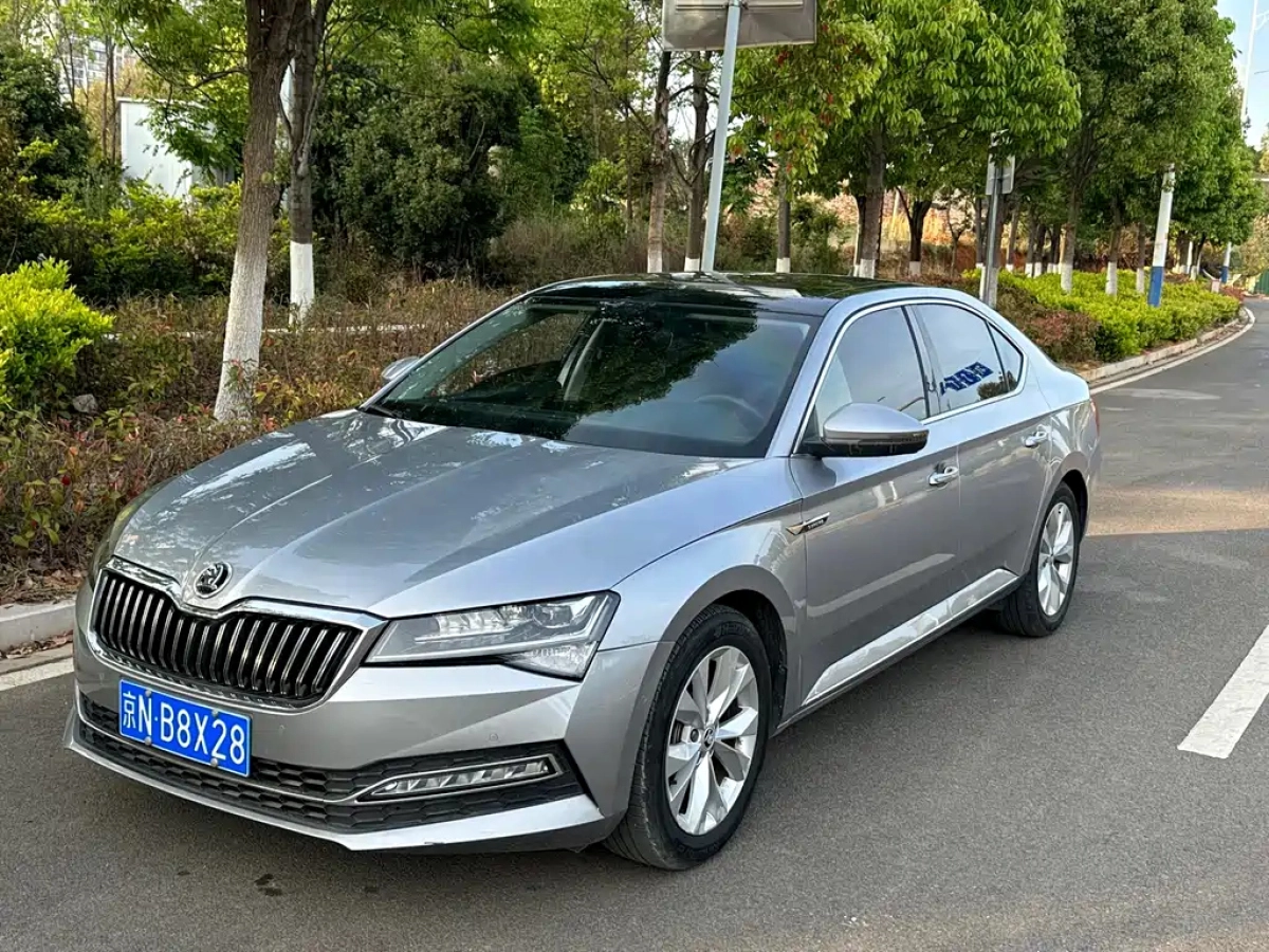 SKODA SUPERB