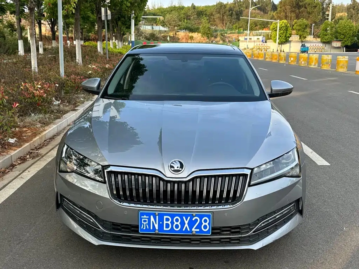 SKODA SUPERB