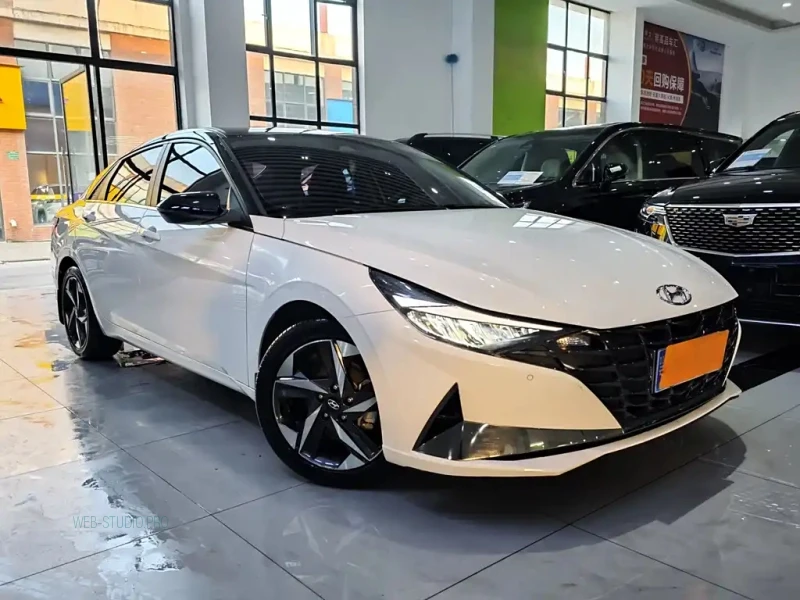 HYUNDAI ELANTRA
