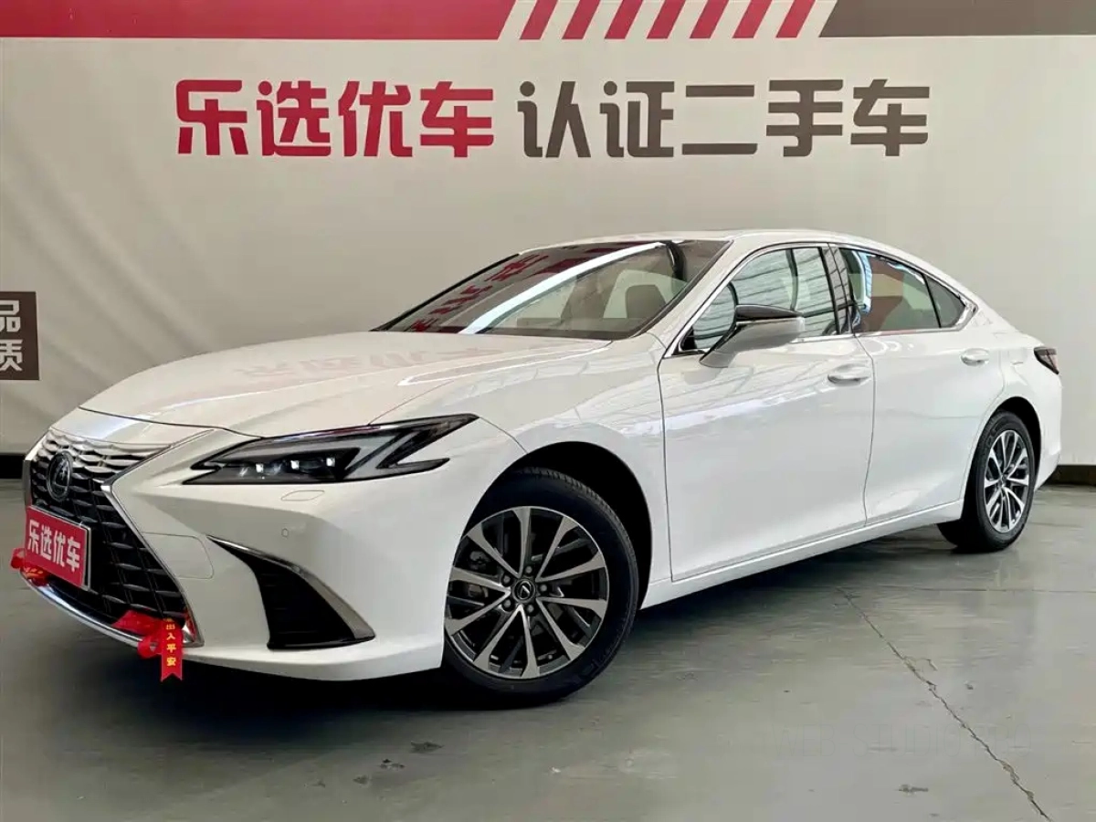 LEXUS ES  2026