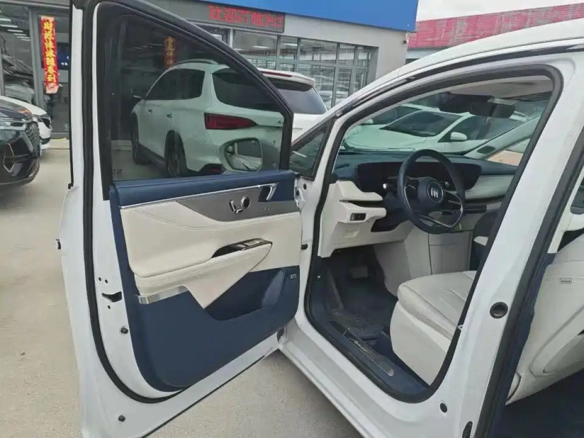 BUICK GL8 NEW ENERGY