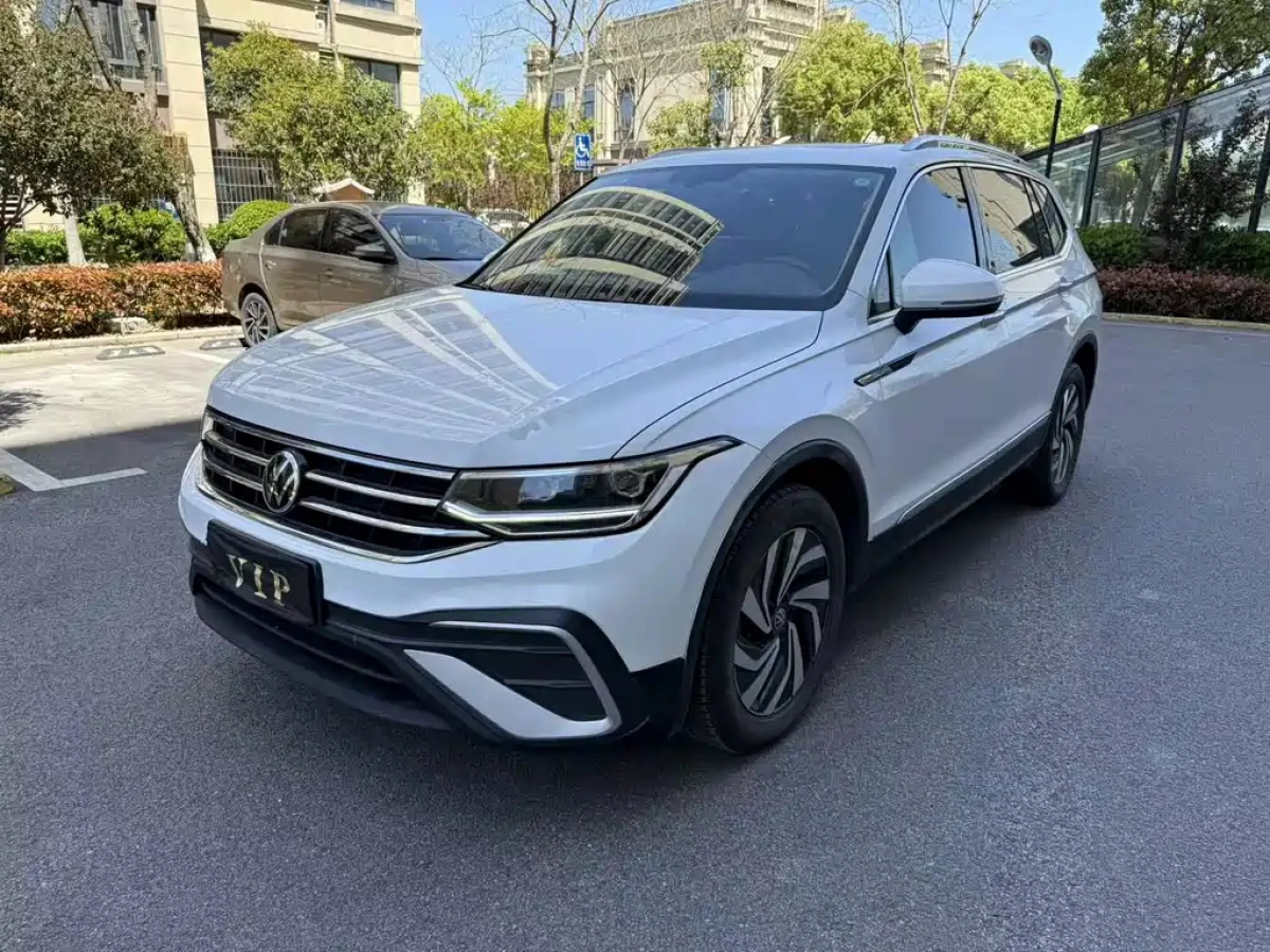 VOLKSWAGEN TIGUAN L  2023