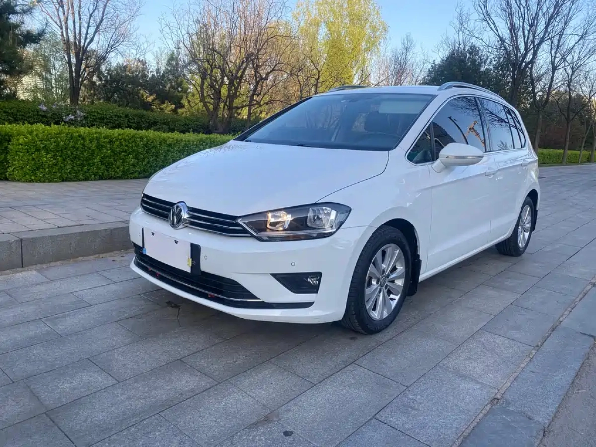 VOLKSWAGEN GOLF SPORTSVAN