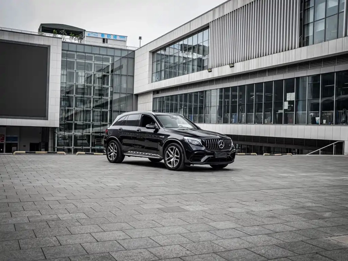 MERCEDES-BENZ GLC AMG