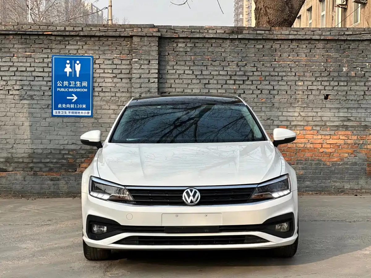 VOLKSWAGEN LAMANDO