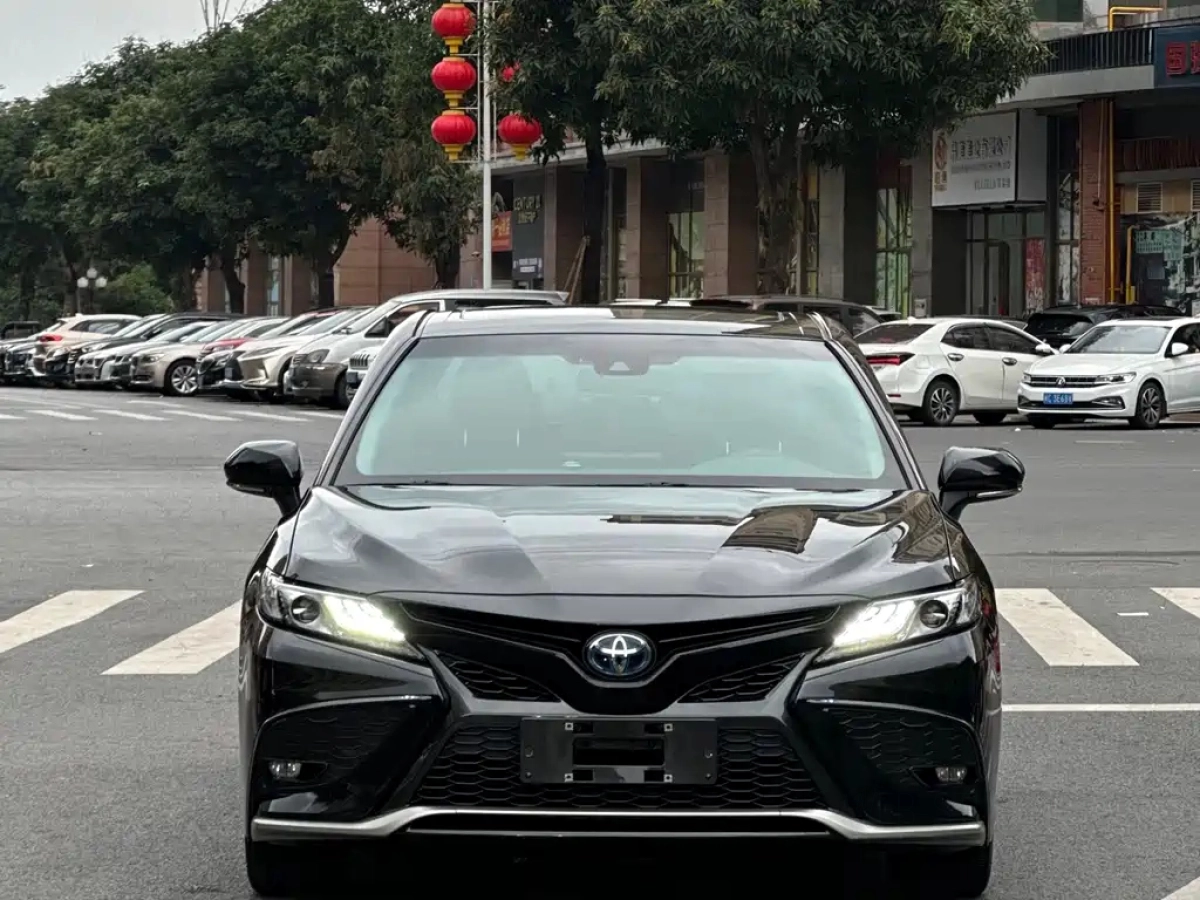 TOYOTA CAMRY