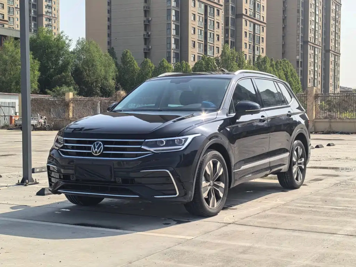 VOLKSWAGEN TIGUAN L  2025