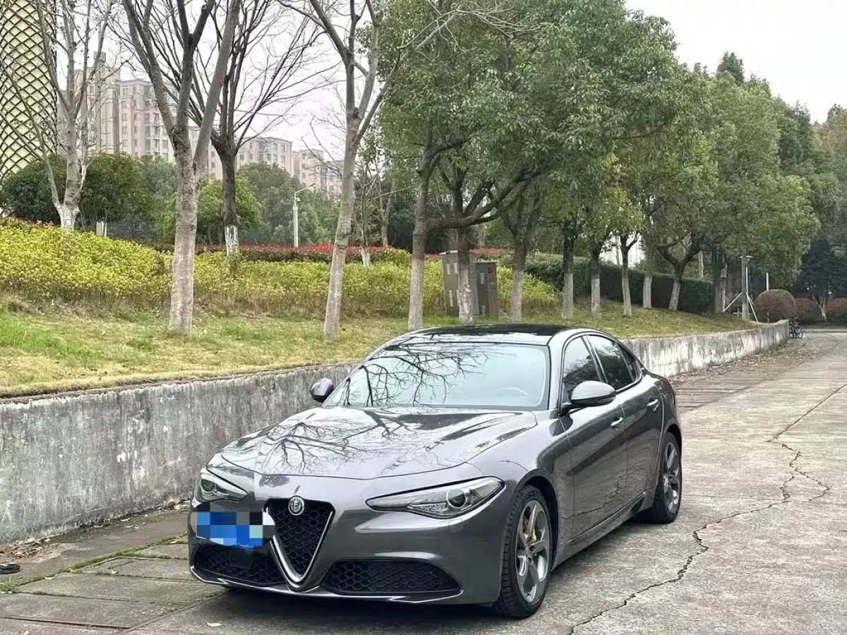 ALFAROMEO GIULIA  2020