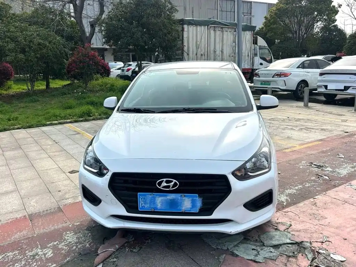 HYUNDAI VERNA