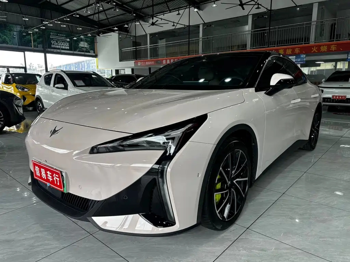 ARCFOX ALPHA S5  2024