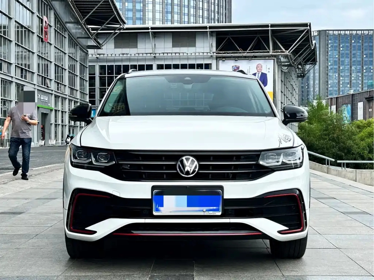 VOLKSWAGEN TIGUAN X