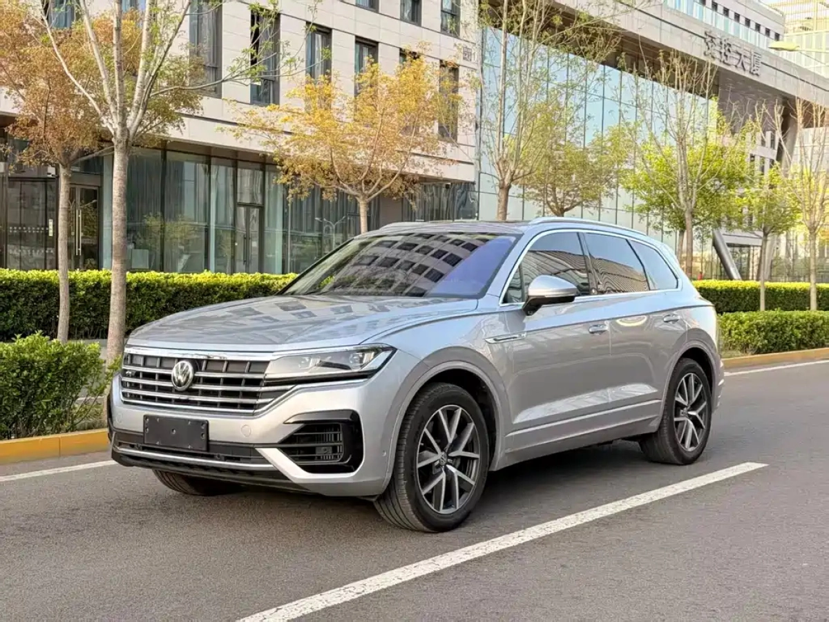 VOLKSWAGEN TOUAREG  2020