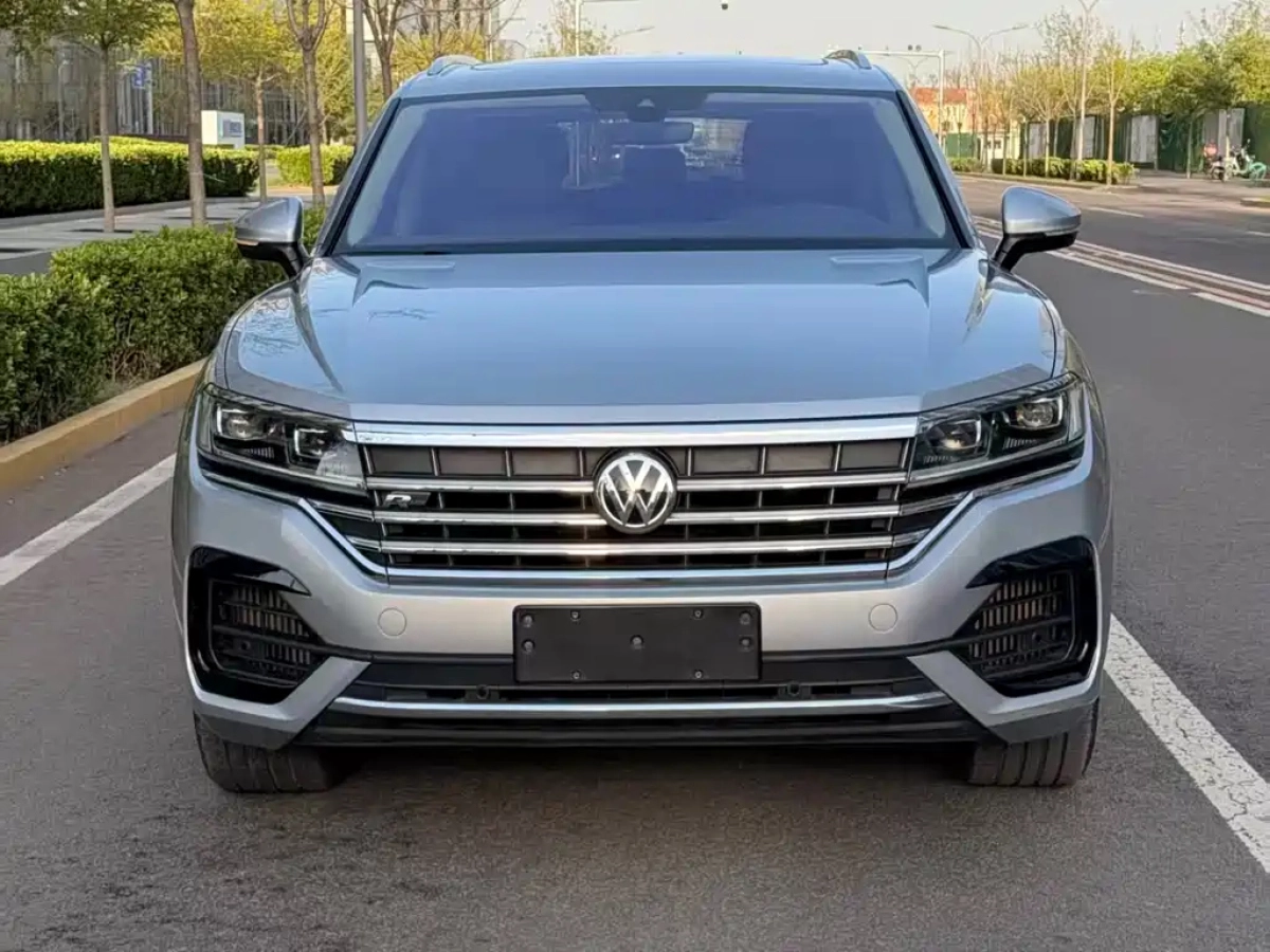 VOLKSWAGEN TOUAREG