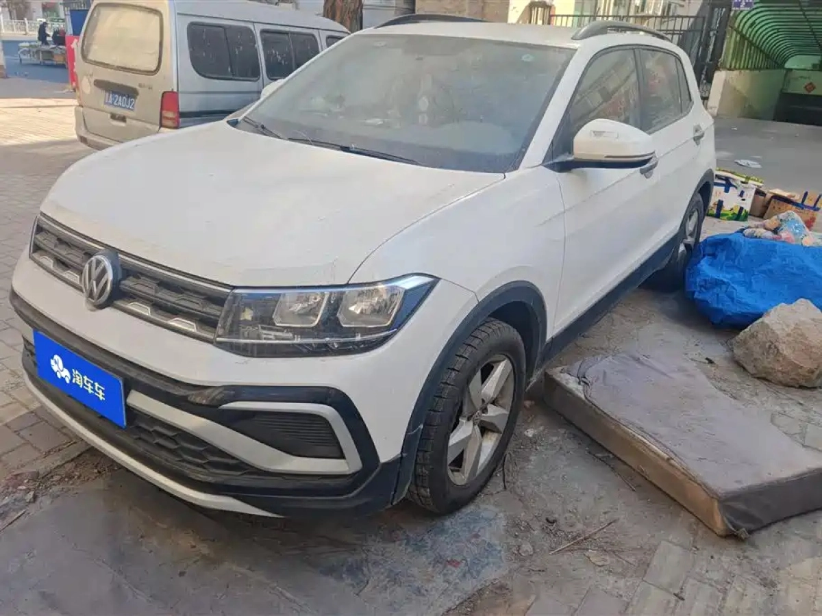 VOLKSWAGEN T-CROSS