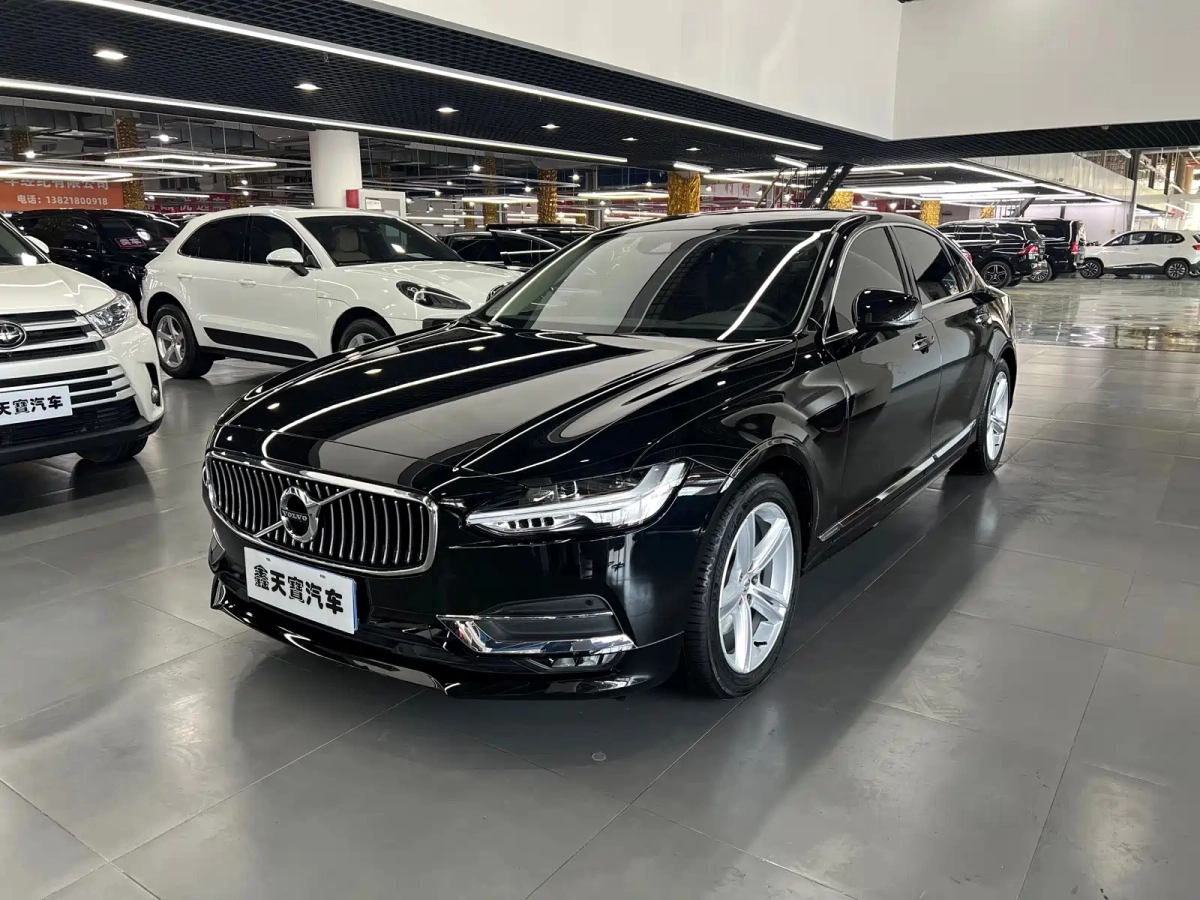VOLVO S90  2019