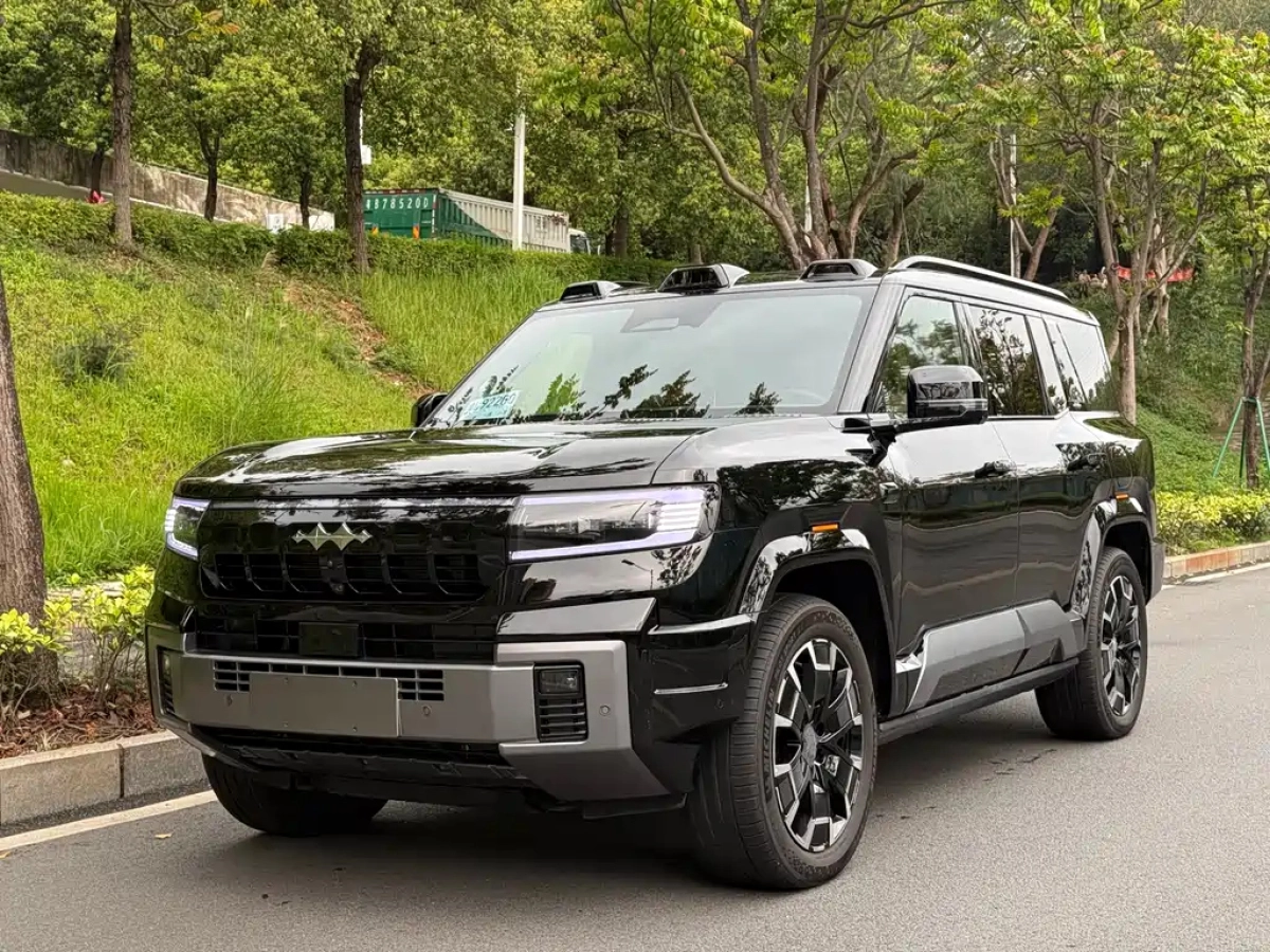 BYD FANGCHENG BAO 8  2026